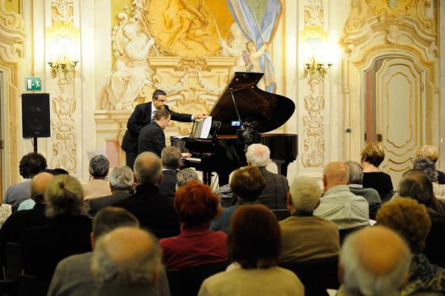 Torino, Villa Tesoriera. Emanuele Frenzilli esegue "Percorsi" del M° Francesco Marino